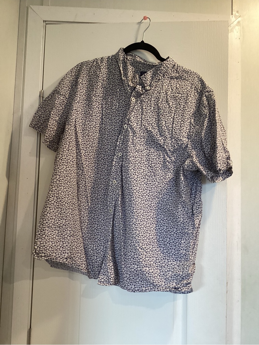 American Eagle Outfitters White and Navy Floral Button-Down Shirt 2XL EUC